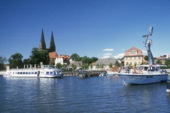 brandenburg-ausflugsziele-bootssurlaub-schiffsreisen-seefahrt brandenburg-ausflugsziele-bootssurlaub-schiffsreisen-seefahrt