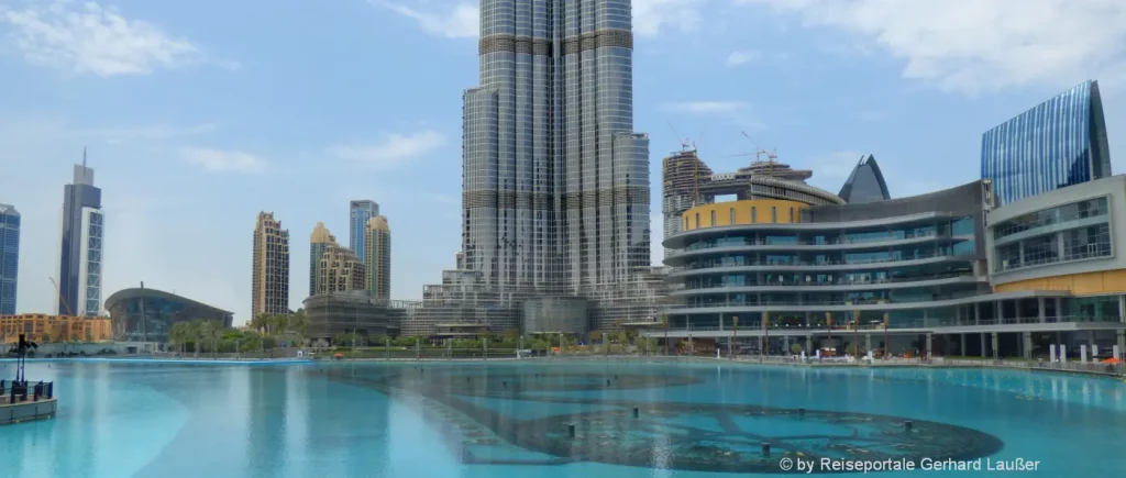 Luxus Urlaub in Dubai Wolkenkratzer Kryptowährungen auf Reisen im Ausland